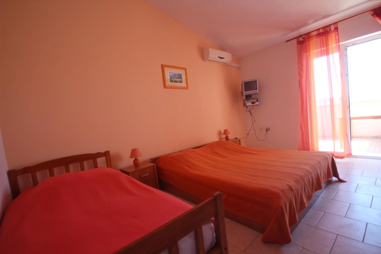 Apartments Njaco Ražanac Cameră foto