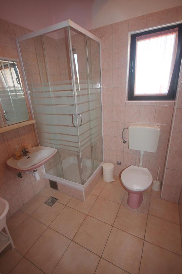 Apartments Njaco Ražanac Cameră foto